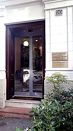Ingresso della sede nazionale ENCI di Viale Corsica a Milano