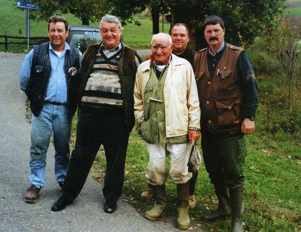 Claudio Macchiavelli e Gino Botto con amici